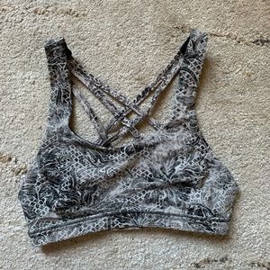 Lululemon sports bra